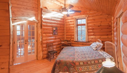Trails and Suite- Non Smoking, Partial Lake View