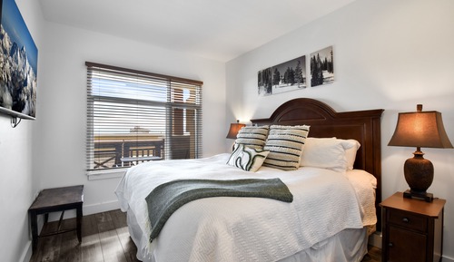 Superior Condo, 1 King Bed with Sofa bed, Fireplace, Resort View