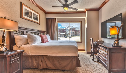 Deluxe Condo, 1 King Bed with Sofa bed