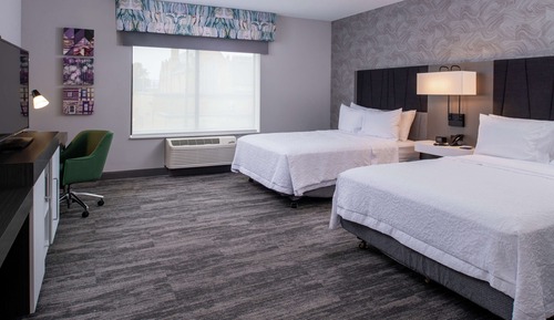 Studio, 2 Queen Beds, Accessible, Bathtub