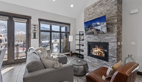 Deluxe Condo