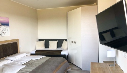 Room, Multiple Beds, Garden View