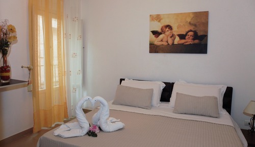 Double Room, 1 Queen Bed