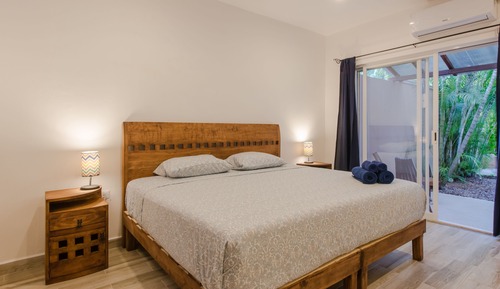 Standard Studio, 1 King Bed, Kitchen, City View
