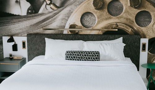 Standard Room, 1 King Bed (Walk-In Shower)