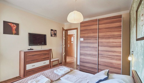 Standard Suite, Corner