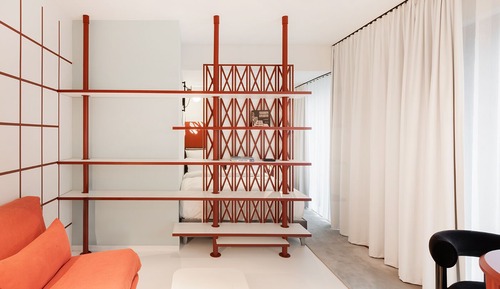 Room (Urban)