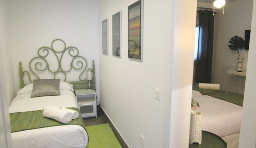 Standard Triple Room, 3 Twin Beds (Green)