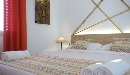 Deluxe Double Room, 1 Queen Bed (Orange)
