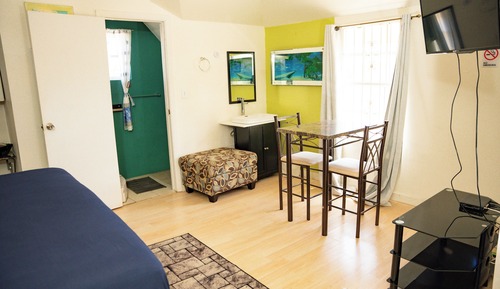 Comfort Studio Suite, 1 King Bed, Non Smoking, Pool View