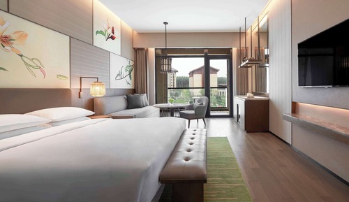 Room, 1 King Bed, Garden View
