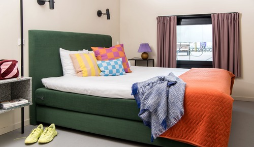 Room (Budget)