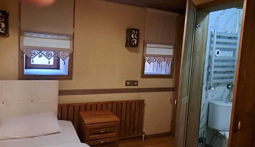 Economy Room
