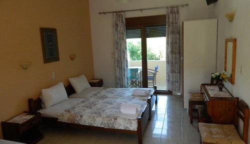 Studio, Ground Floor (3 Adults)