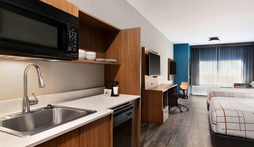 Deluxe Room, 2 Queen Beds, Non Smoking