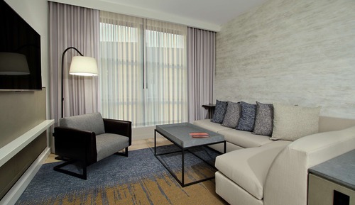 Suite, 1 Bedroom, Accessible (Roll-In Shower)