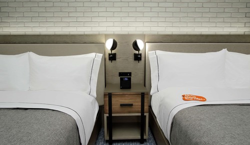 Room, 2 Queen Beds, Accessible (Roll-In Shower)