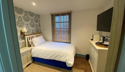 Single Room, Ensuite (Room 7)