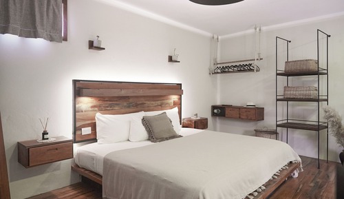 Luxury Room, 1 King Bed, Non Smoking, Pool View