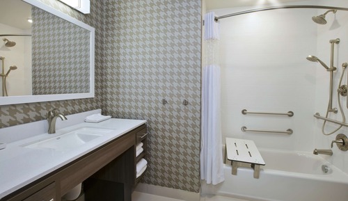 Suite, 1 King Bed, Accessible, Bathtub