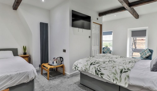 Double Room, No View (Room 9)