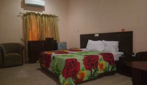 Exclusive Suite (Mini)