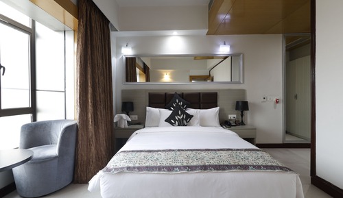 Deluxe Queen Room