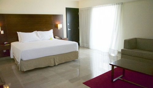 Suite, 1 King Bed with Sofa bed, Balcony, Partial Ocean View (Balcony)
