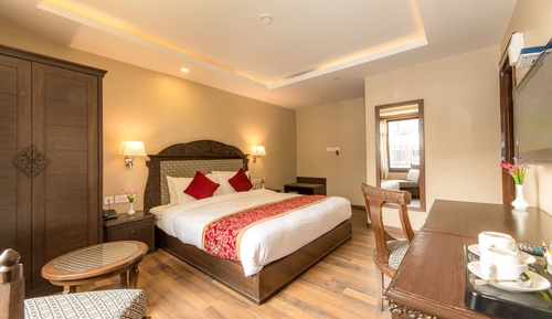 Superior Double Room, 1 King Bed, Balcony, Garden View