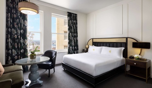 Deluxe Room, 1 King Bed, City View