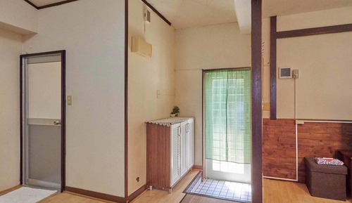 Hills 1st floor, Pension