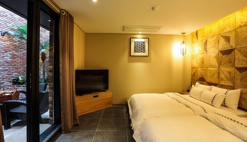 Terrace Garden Suite