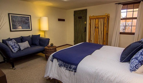 Queen Room (No Pets)