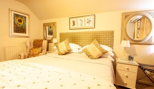 Deluxe Double Room, Private Bathroom, Garden View (The French Room)