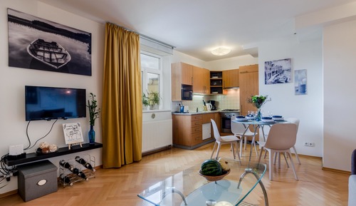 City Apartment, Balcony