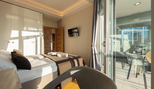 Deluxe Apartment, Partial Sea View (III)