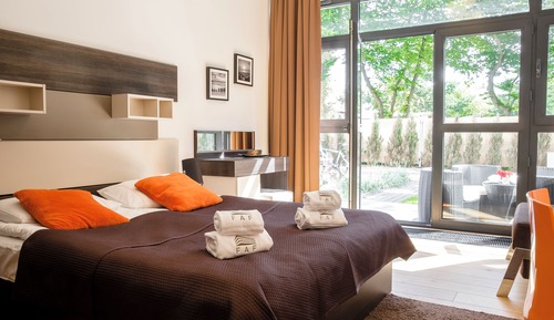 Studio Suite (I)