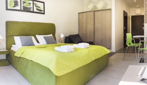 Studio Suite (I)