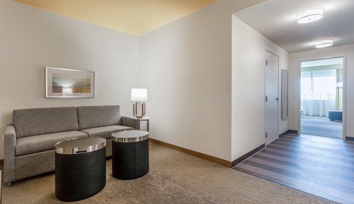 Suite, 2 Queen Beds, Accessible Bathtub (Mobility)