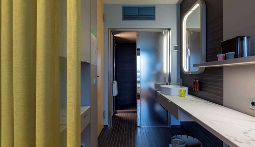 Standard Room, 1 Queen Bed