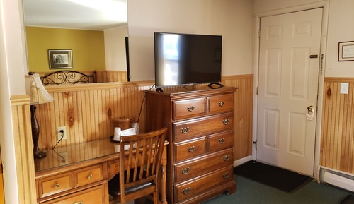 Basic Room, Multiple Beds, Kitchenette