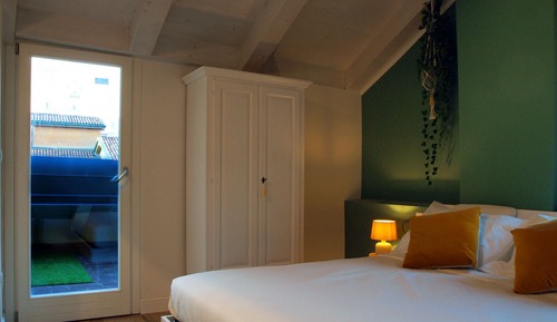 Design Room, Terrace, City View