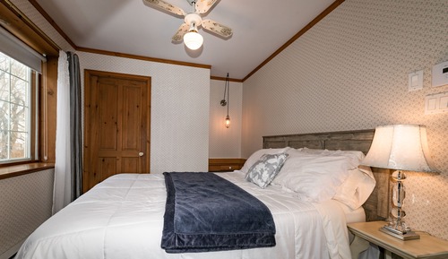 Classic Room, 1 Queen Bed