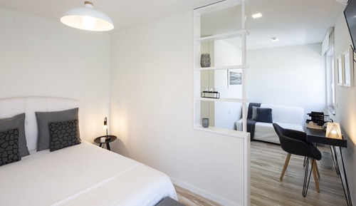 Deluxe Suite, 1 Double Bed with Sofa bed, Non Smoking, River View