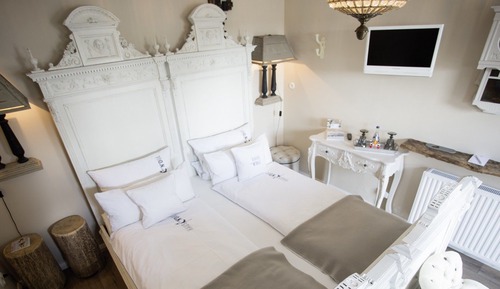 Room (Terrassenzimmer)