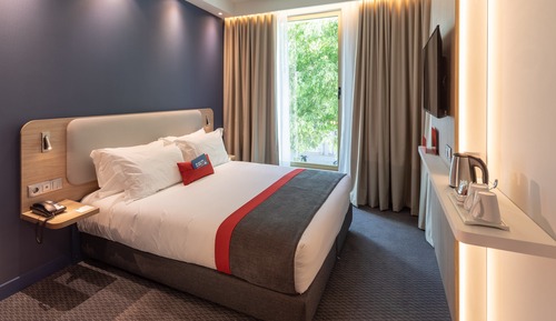 Standard Room, 1 Queen Bed