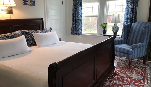 Governor Davis Suite