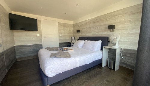 Premium Double Room, Ensuite, Canal View (Canal View)