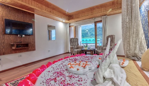 Honeymoon Suite