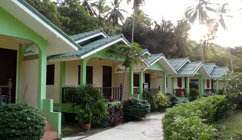 Standard Bungalow, 1 King Bed, Non Smoking, Mountain View